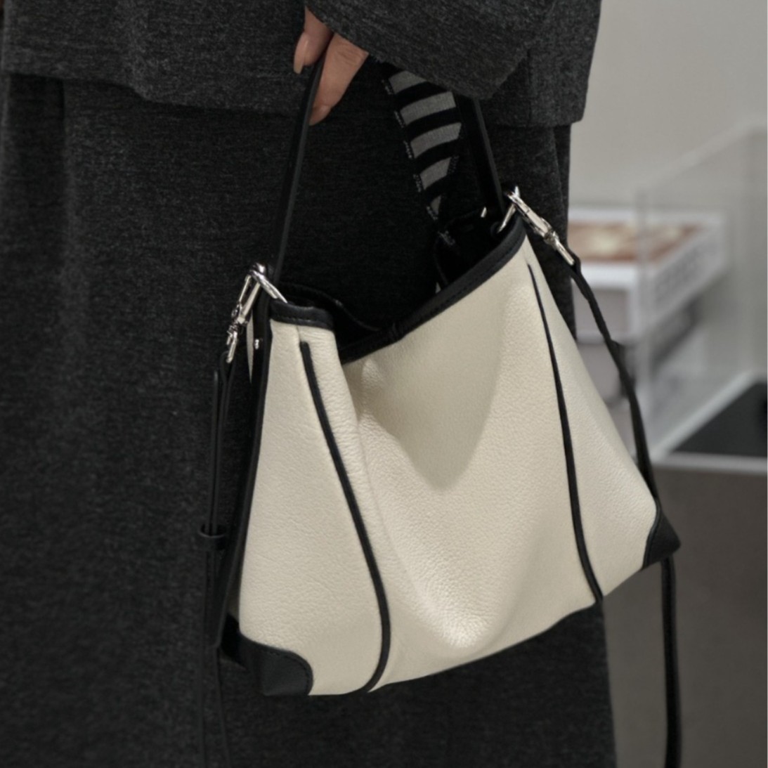 Unique Leather Work - Bolsa Transversal Feminina de Couro Genuíno