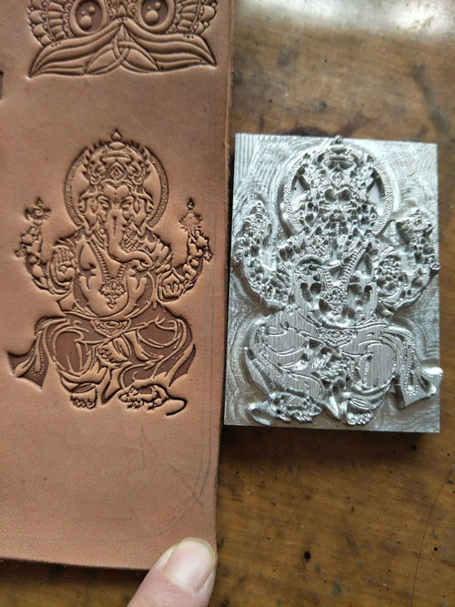 Unique Leather Work - Ferramentas de couro artesanais com padrão